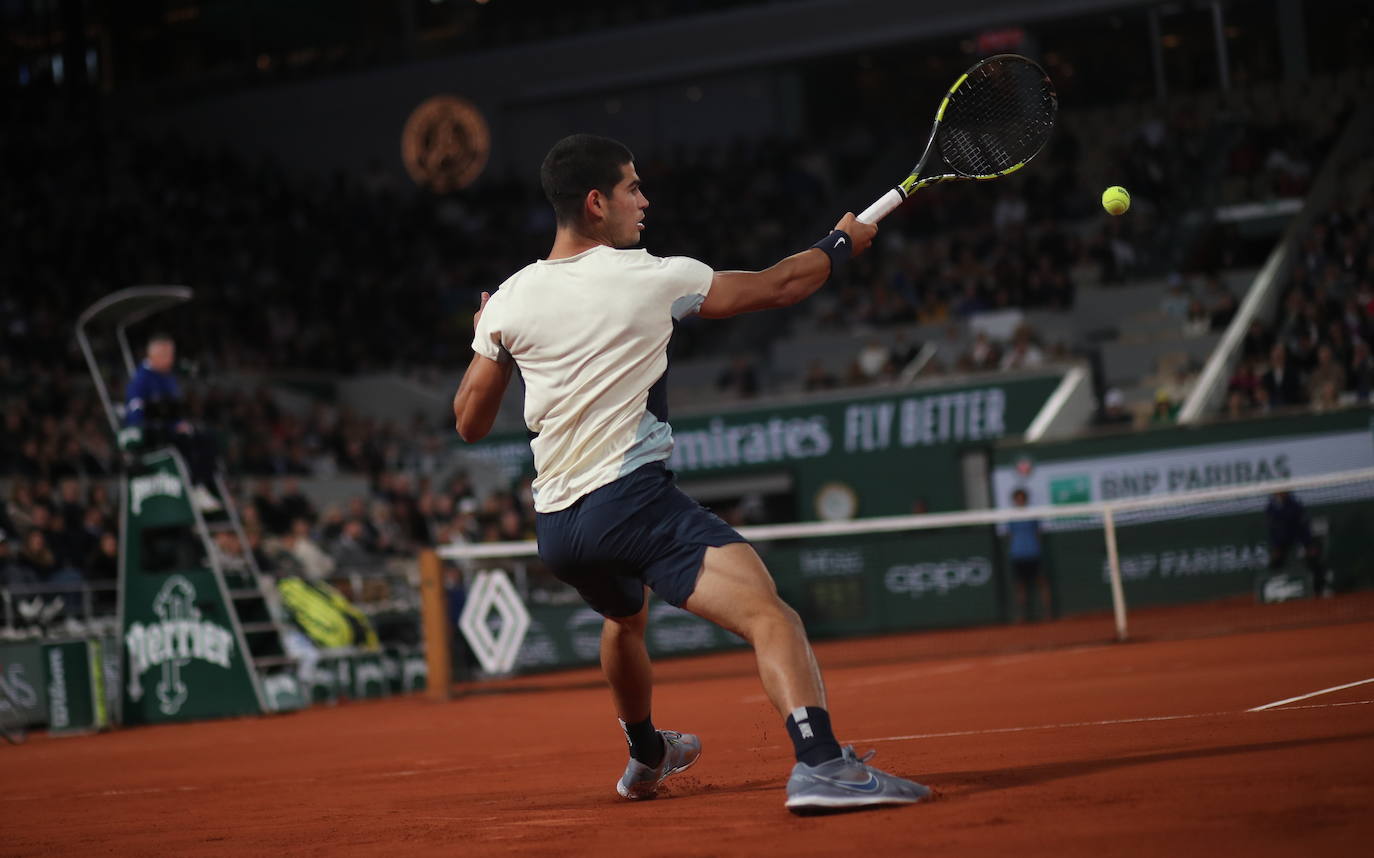 Fotos: Carlos Alcaraz derrota a Karen Khachanov y se mete en cuartos de final de Roland Garros