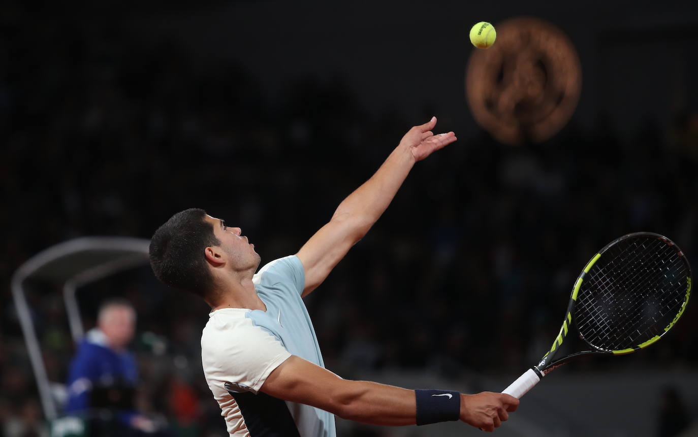 Fotos: Carlos Alcaraz derrota a Karen Khachanov y se mete en cuartos de final de Roland Garros