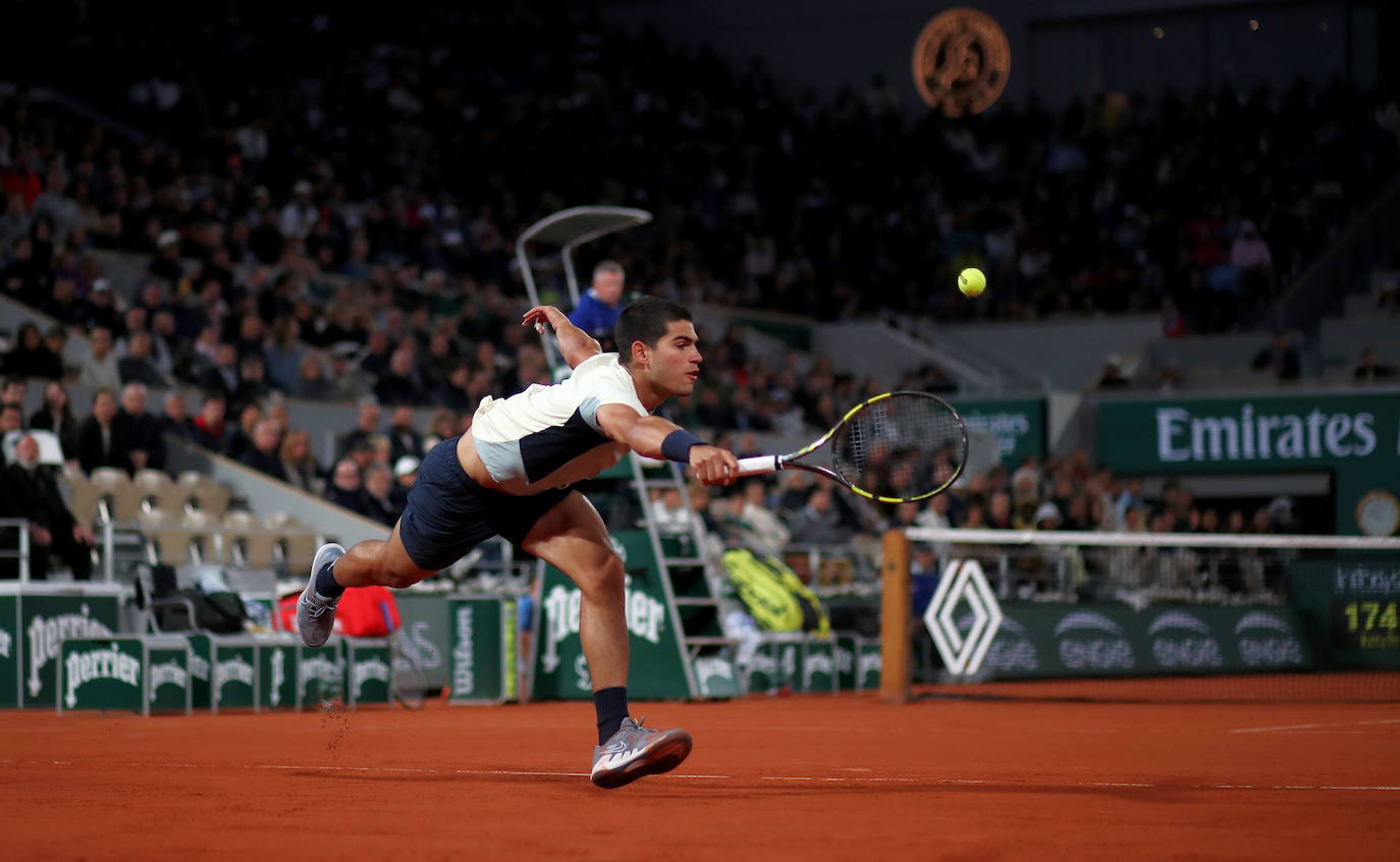 Fotos: Carlos Alcaraz derrota a Karen Khachanov y se mete en cuartos de final de Roland Garros