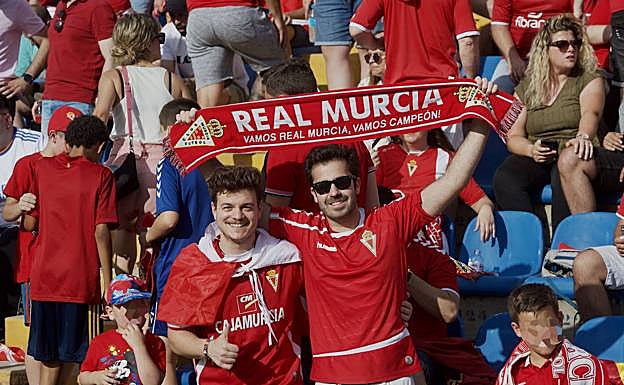 Galería. La afición grana en la grada del Rico Pérez