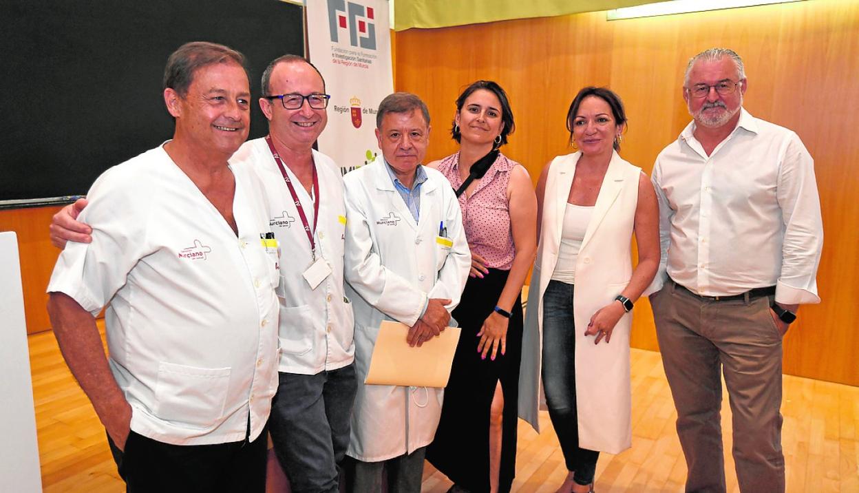 Manuel Sánchez-Solís, Juan Antonio Ortega, Pablo Ramírez, Rocío Martín, Fuensanta Martínez y José Valverde, ayer, durante la presentación del proyecto en el pabellón docente de La Arrixaca. 