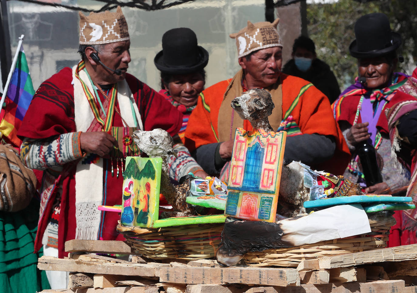 Fotos: Ofrenda a la Pachamama