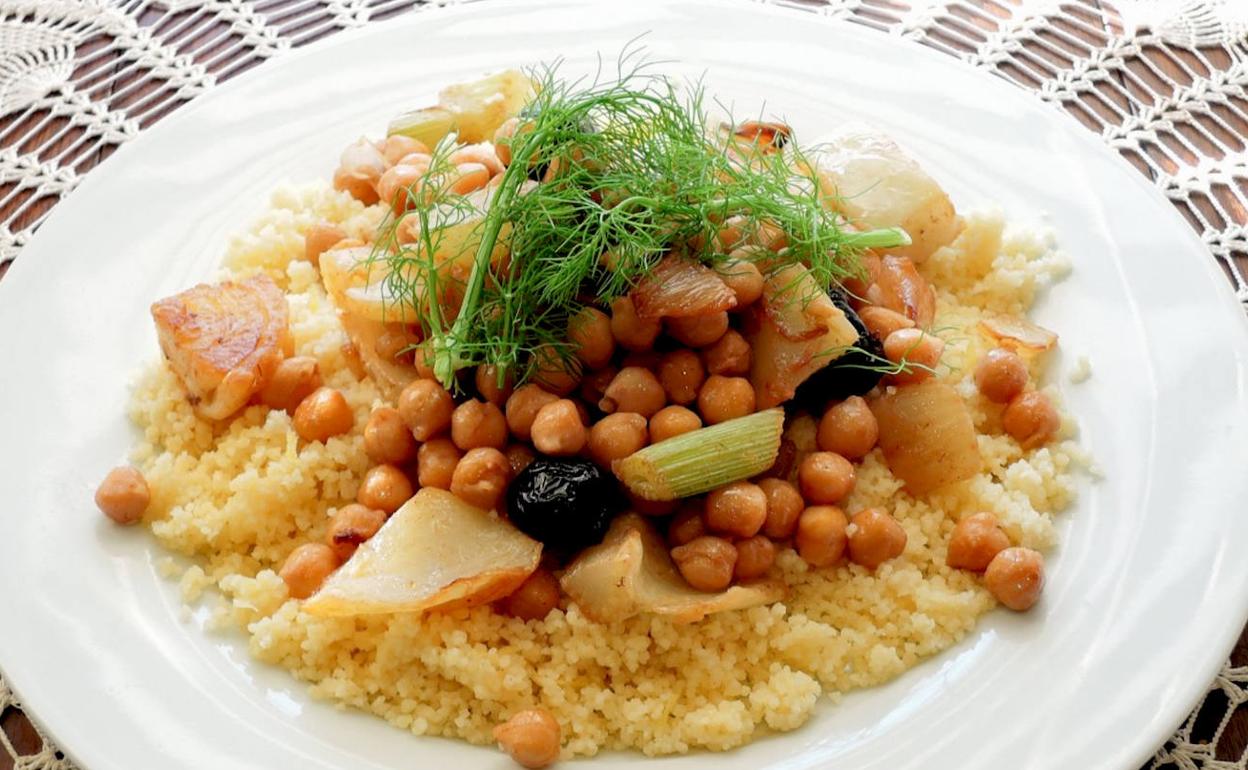 Cuscús con verduras y garbanzos.