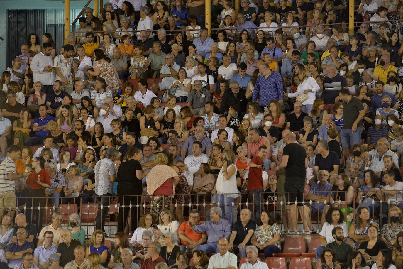 Fotos: Las imágenes del concierto de Serrat en la plaza de toros de Murcia