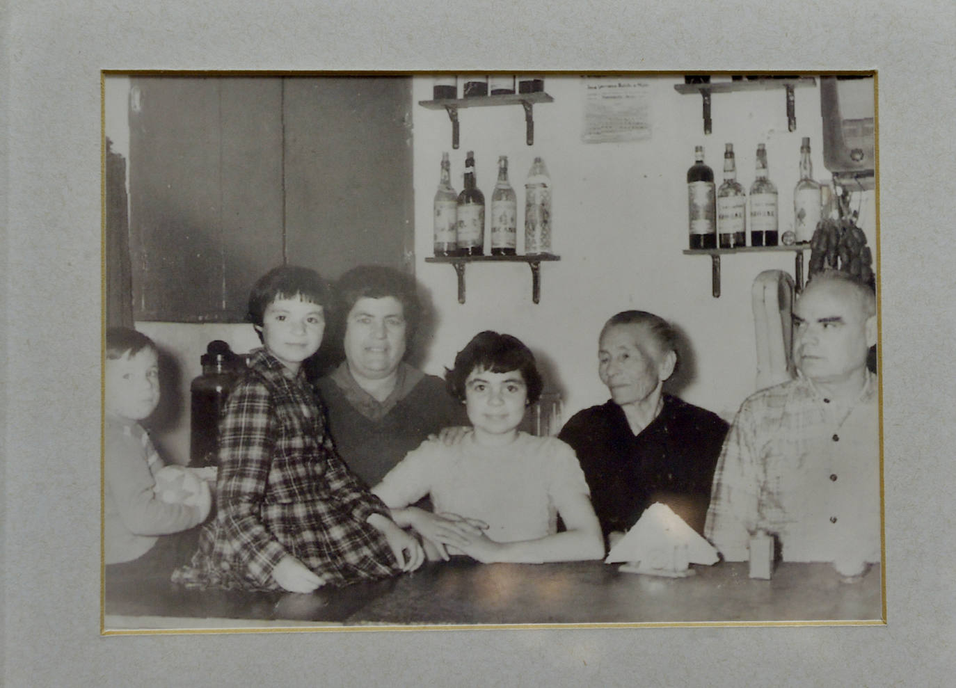 Fotos: El bar Las Acelgas cierra por jubilación