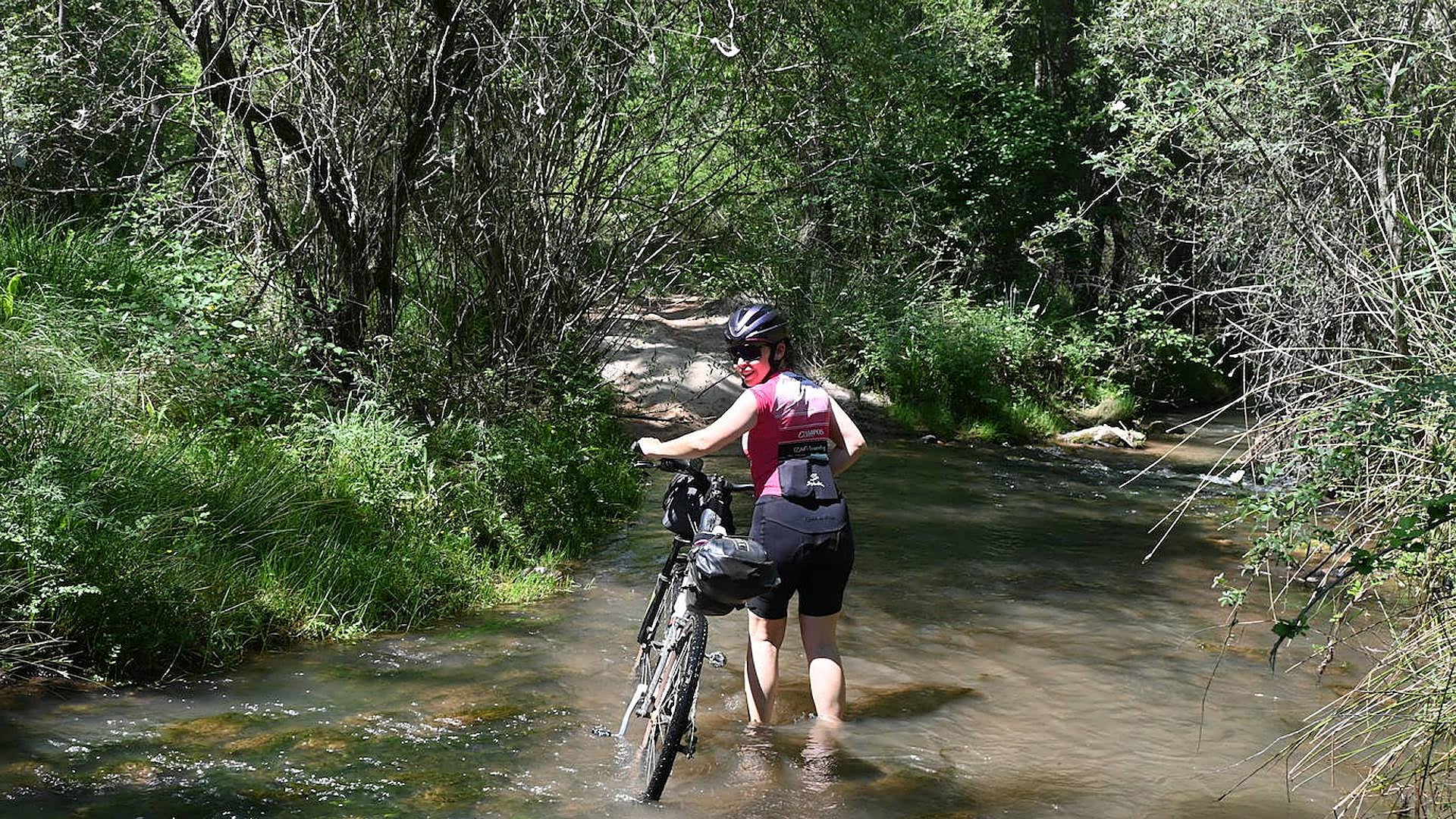El Camino del Cid en bici | Atienza - Matillas: El éxodo madrileño a los bares de pueblo
