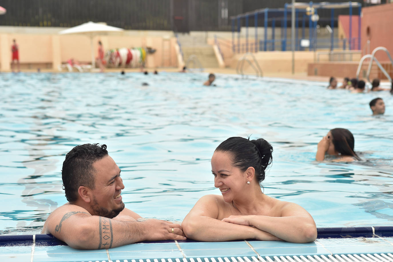 Fotos: Primeros chapuzones en la piscina Murcia Parque