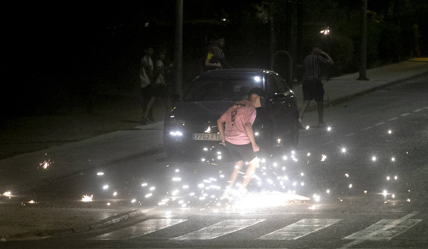 Fotos: Arden contenedores en toda la ciudad de Cartagena en medio de un fuerte dispositivo policial