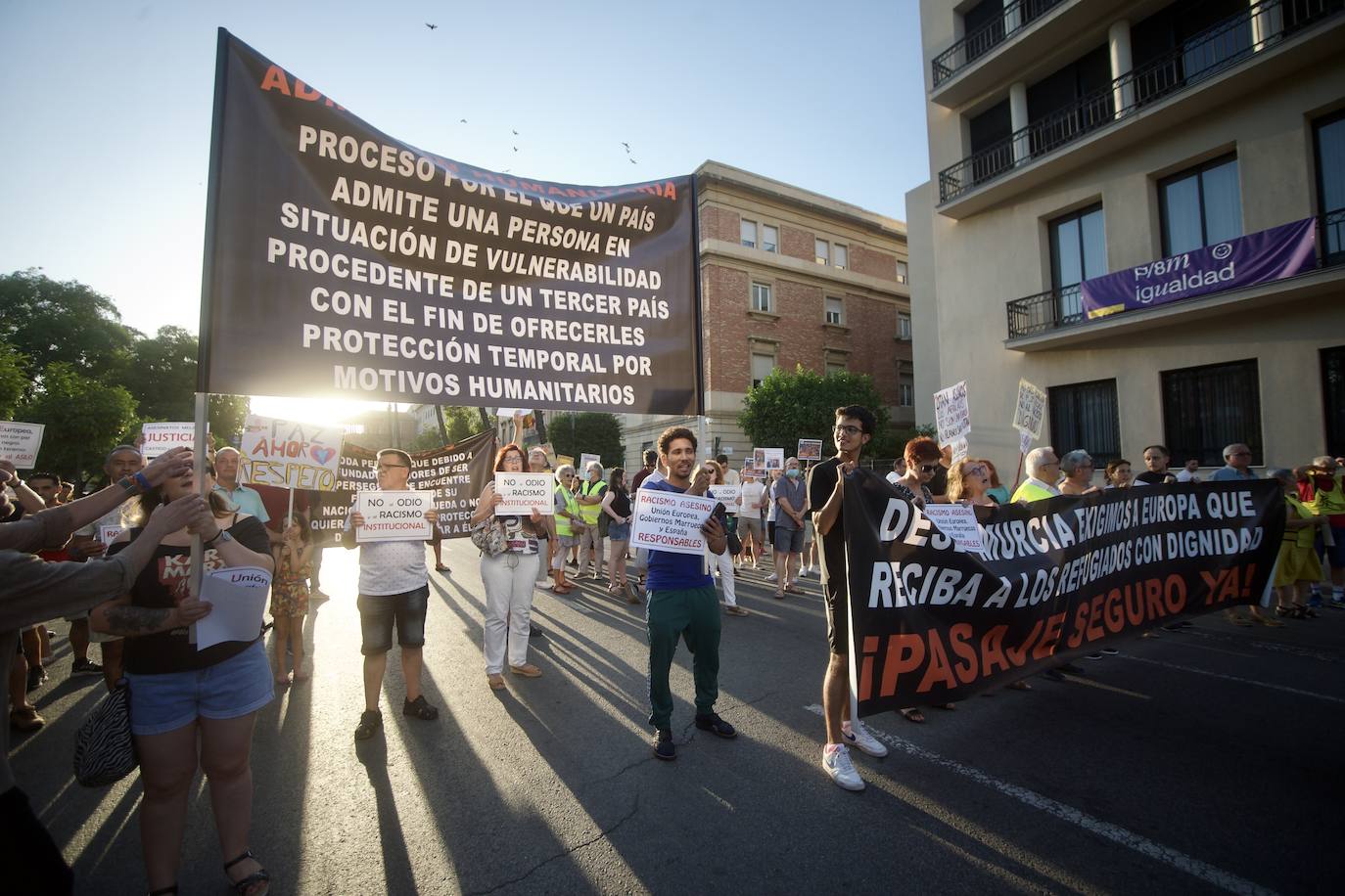 Fotos: Concentración en Murcia contra los «asesinatos» en Melilla