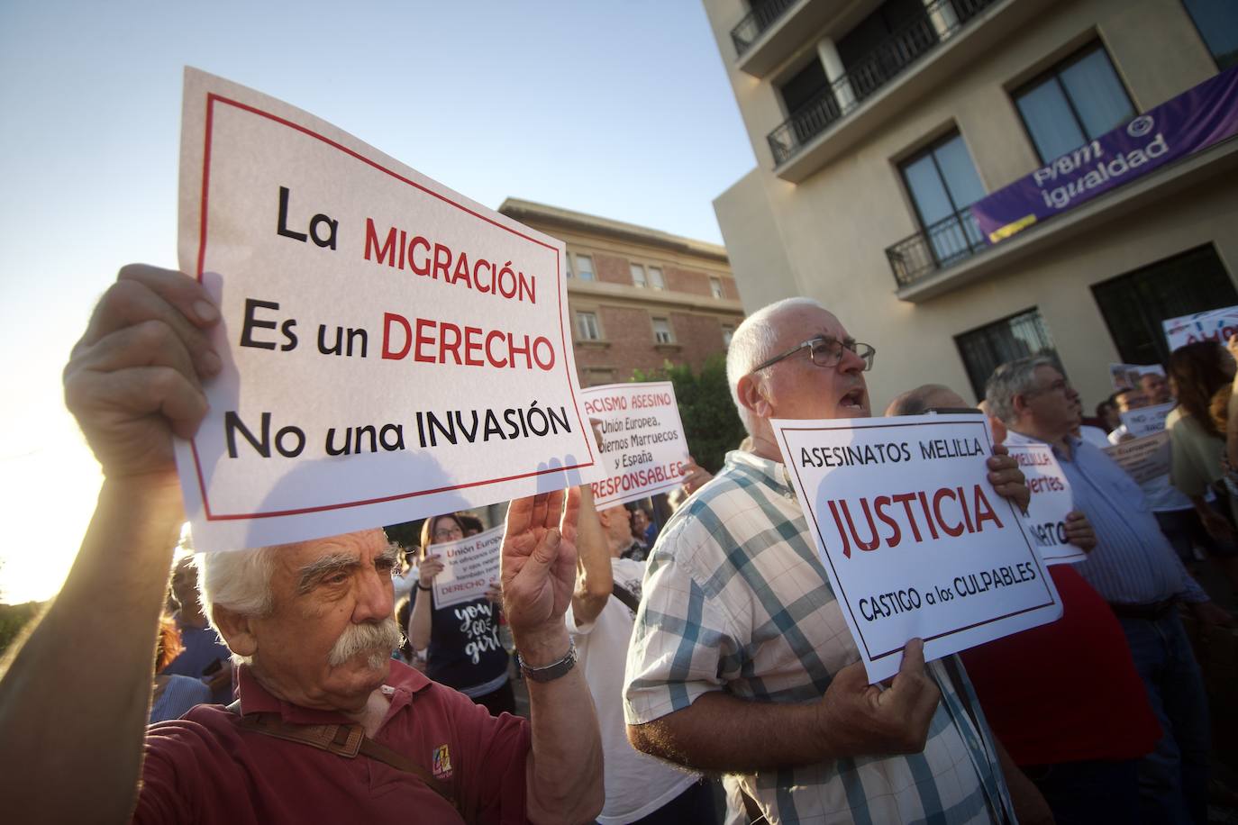 Fotos: Concentración en Murcia contra los «asesinatos» en Melilla