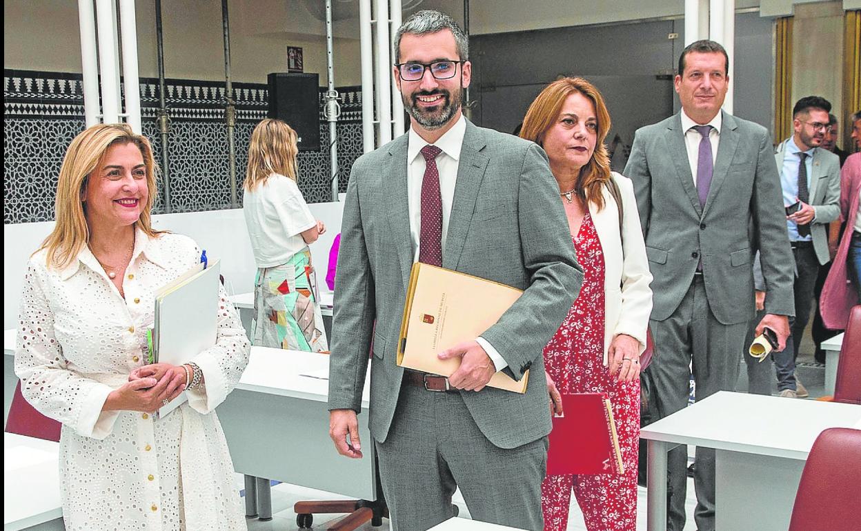 Carmina Fernández, Francisco Lucas, Virginia Lopo y Manuel Sevilla, diputados del PSOE. 