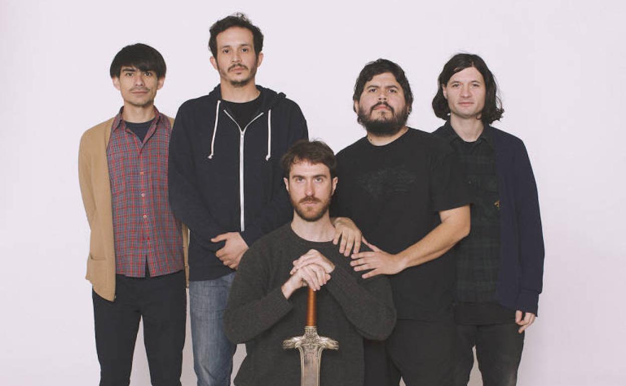 Santiago Motorizado (segundo por la derecha) junto a su grupo. 