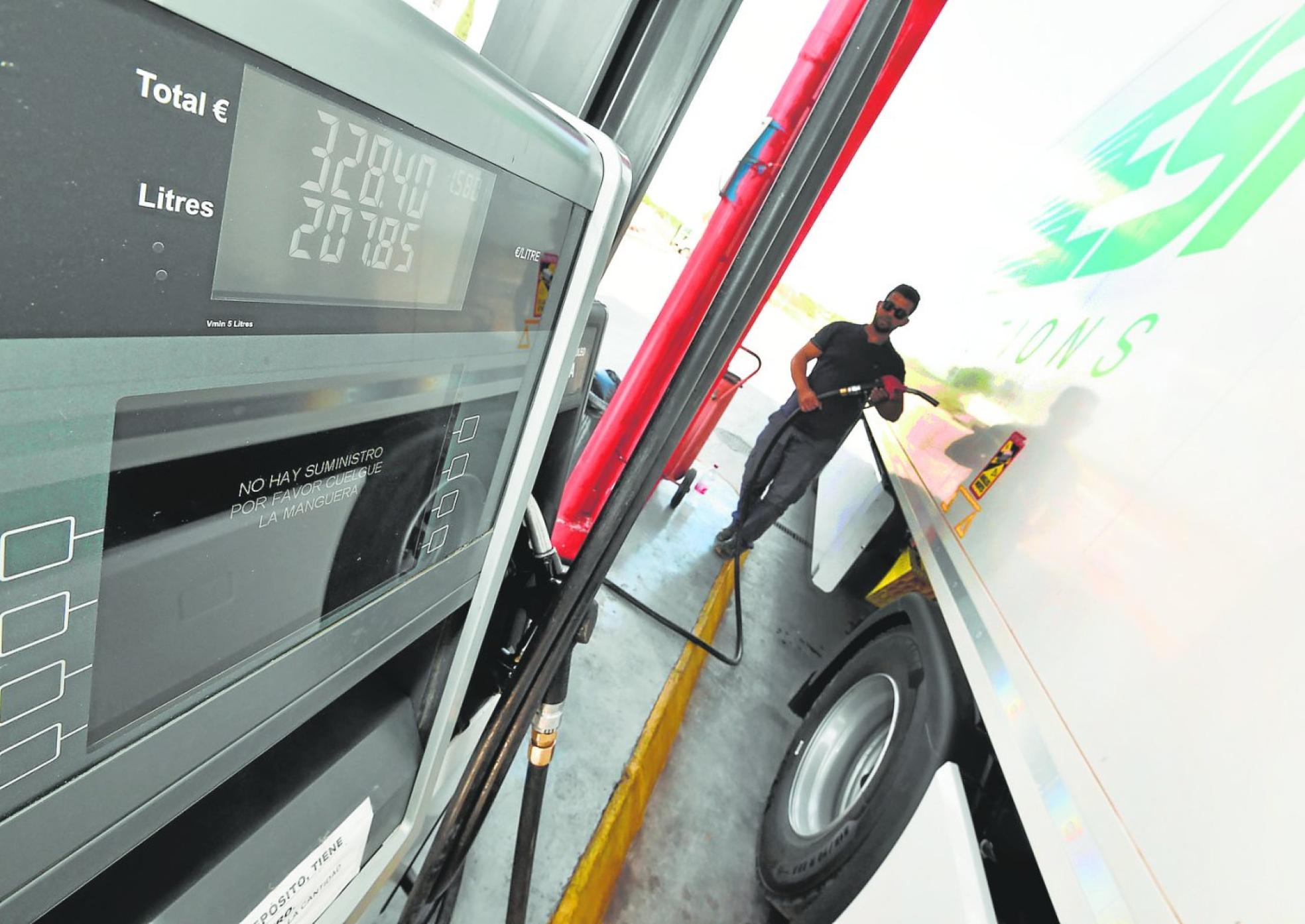 Un conductor de ESP Solutions repostando. 