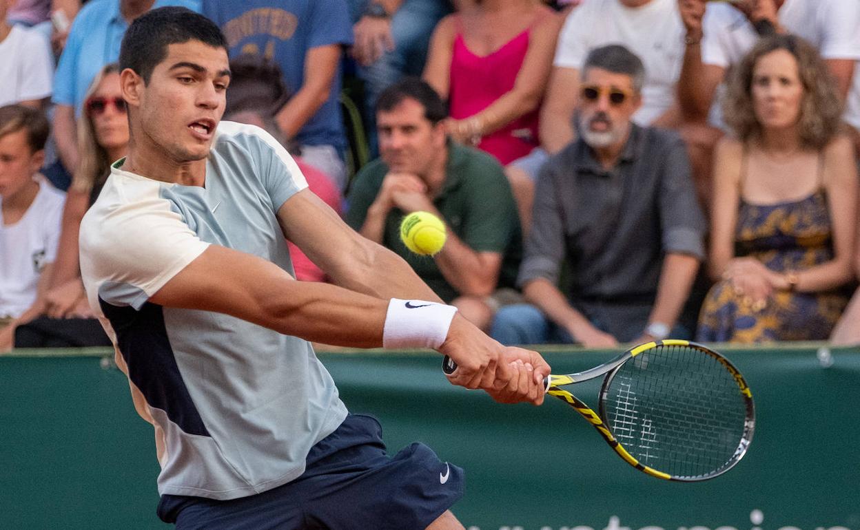 El tenista Carlos Alcaraz durante la final de la Copa del Rey de tenis.