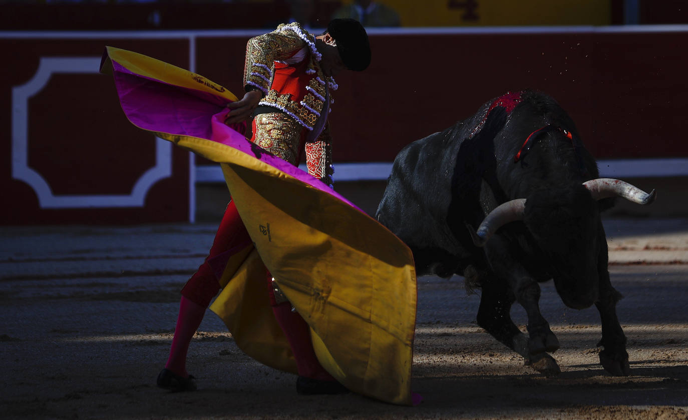 Fotos: Oreja al pundonor de Ureña en Pamplona