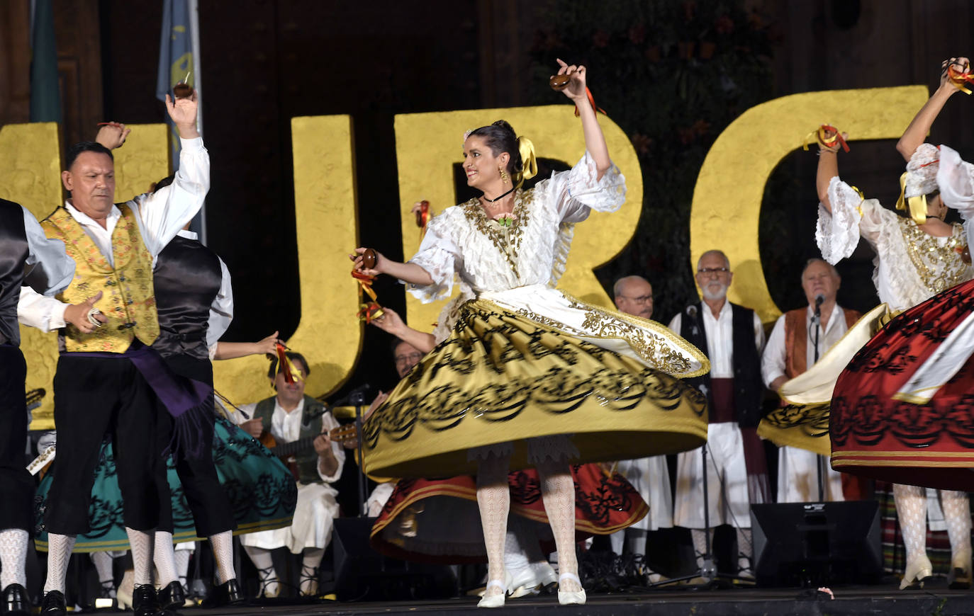 Fotos: Ritmos africanos y de Colombia, en el estreno del Festival de Folclore de Murcia