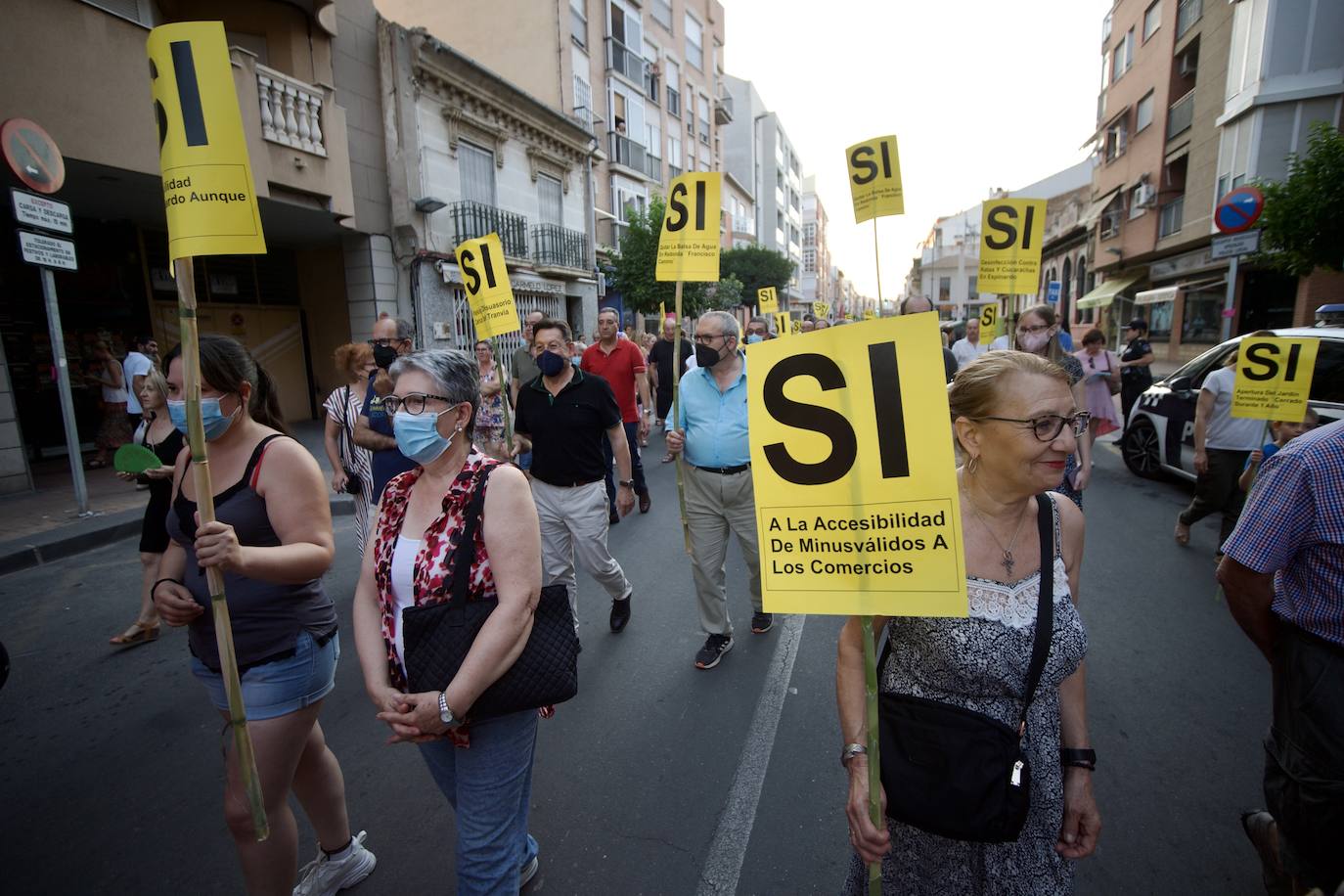 Fotos: Plante vecinal en Espinardo porla supresión de 170 aparcamientos
