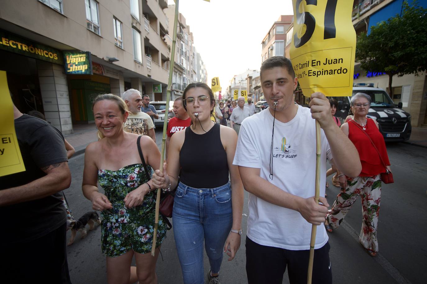 Fotos: Plante vecinal en Espinardo porla supresión de 170 aparcamientos