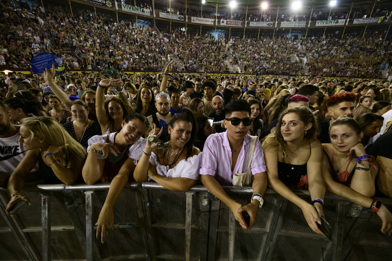Fotos: Maluma sube la temperatura en Murcia