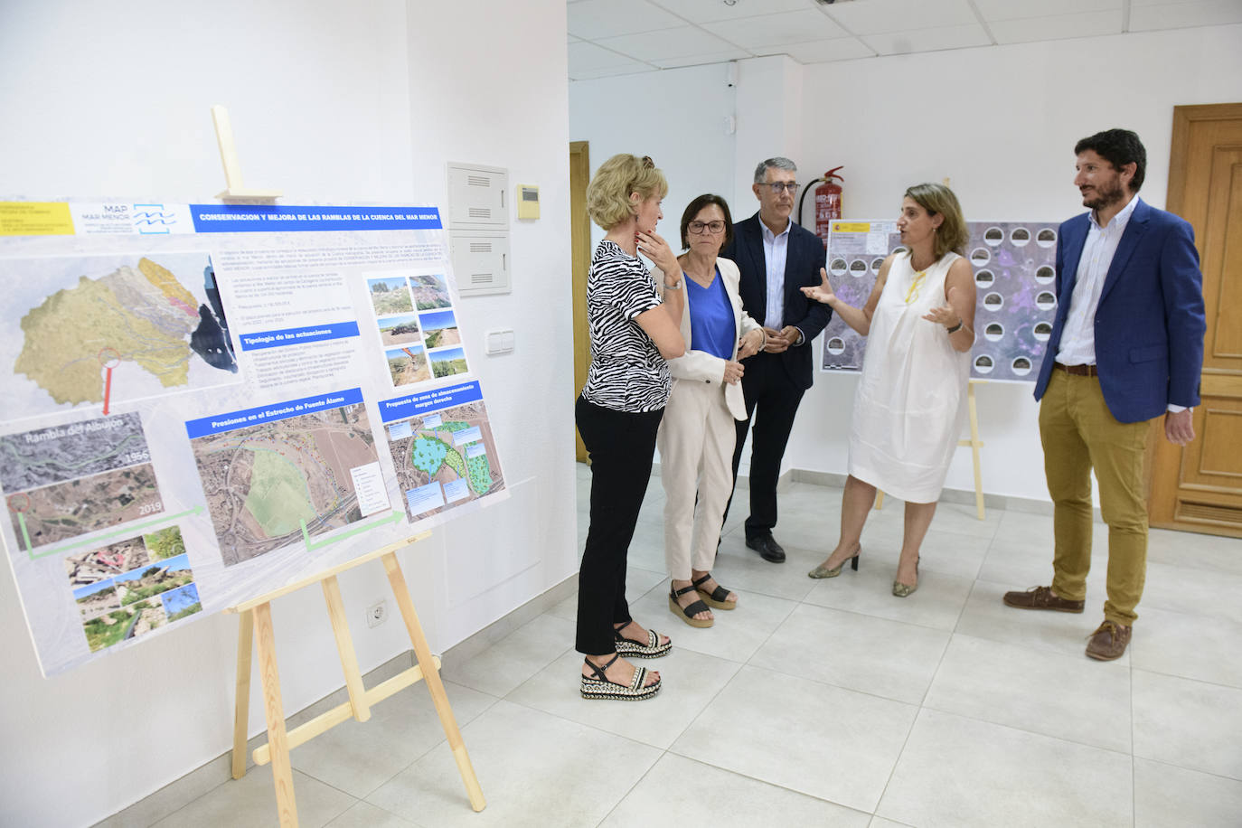 Fotos: La visita de López Miras y Ribera a la Oficina del Mar Menor de Murcia, en imágenes