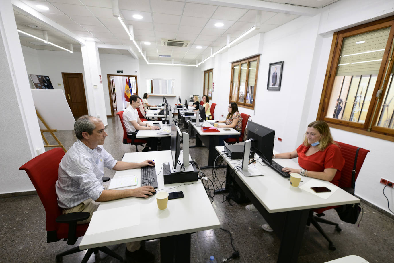 Fotos: La visita de López Miras y Ribera a la Oficina del Mar Menor de Murcia, en imágenes