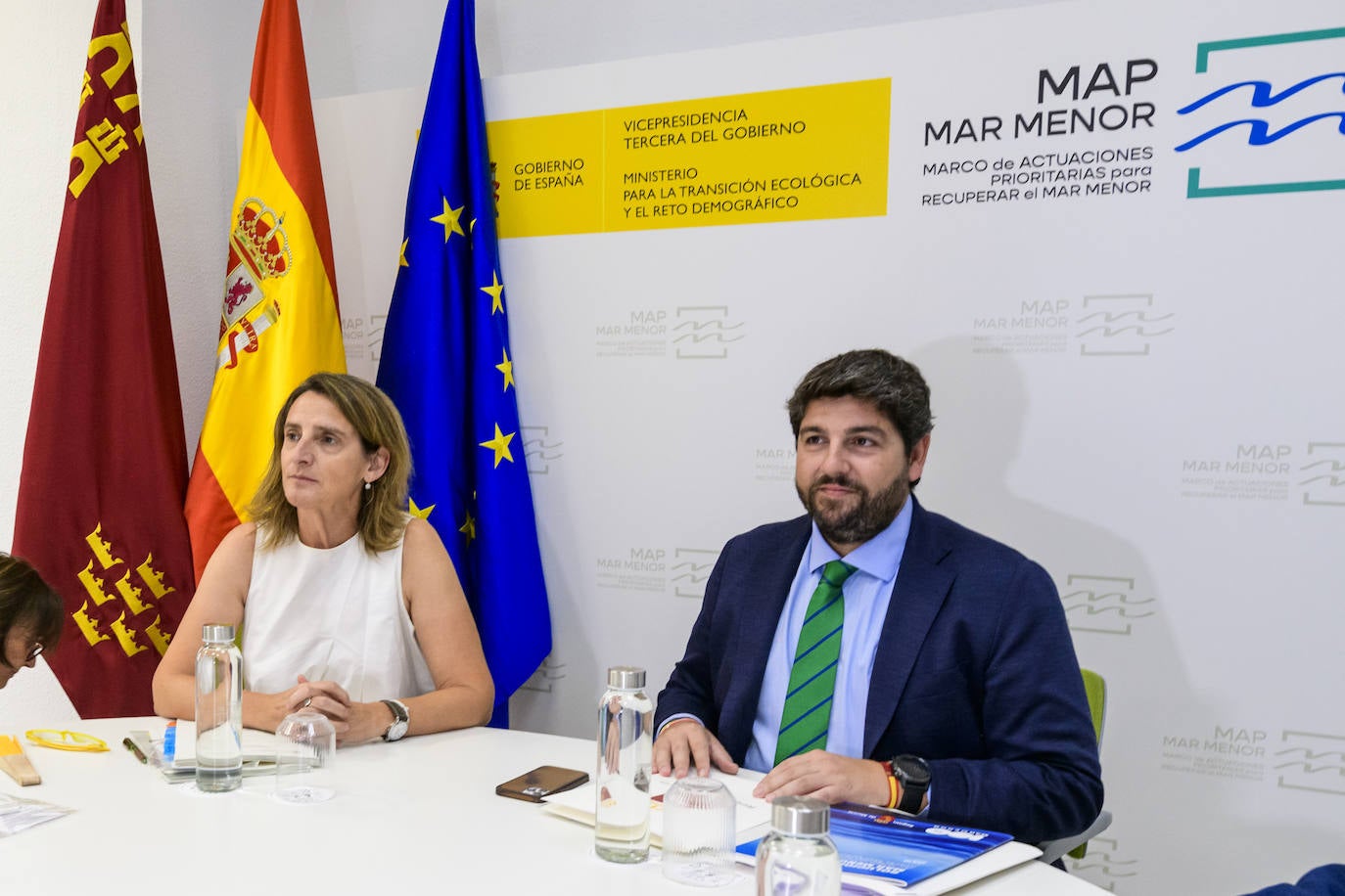 Fotos: La visita de López Miras y Ribera a la Oficina del Mar Menor de Murcia, en imágenes