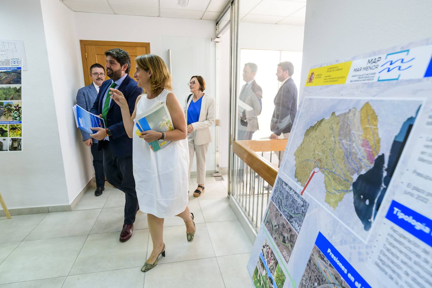 Fotos: La visita de López Miras y Ribera a la Oficina del Mar Menor de Murcia, en imágenes