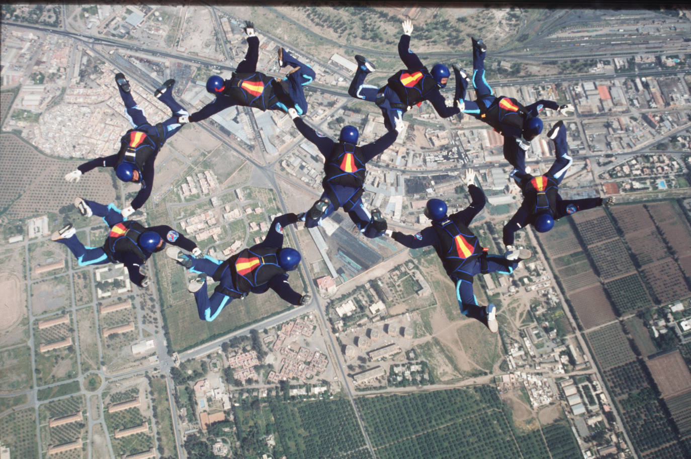 Ejercicio de la Patrulla Acrobática en 1998. 