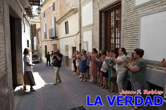 El programa de la visita de la Infanta Elena concluyó con un recorrido por la Casa-Museo de los Caballos del Vino; un momento que había despertado gran expectación entre los caballistas ya que doña Elena ostenta el título de Amazona Honoraria del Bando de los Caballos del Vino desde 1990, fecha en la que aceptó el nombramiento. 