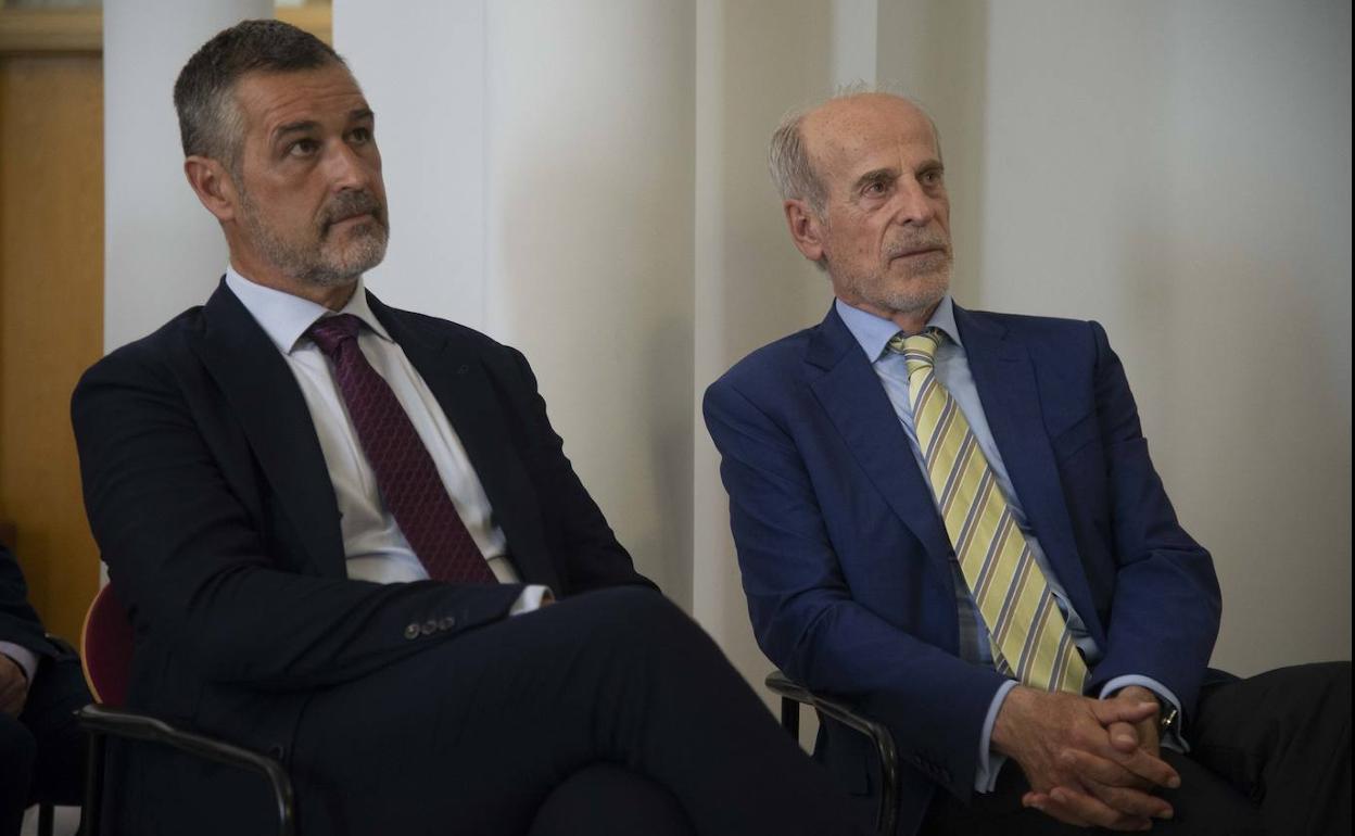 Emilio Restoy junto a Eugenio Galdón, este lunes, en la toma de posesión del primero como nuevo presidente del Consejo Social de la UPCT.