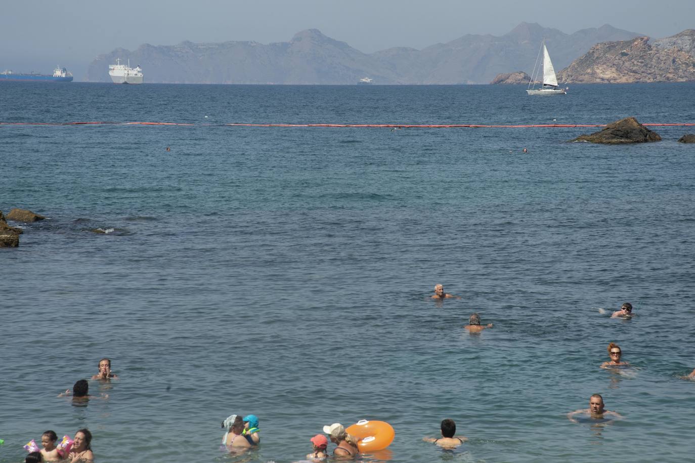 Fotos: Cala Cortina, buenos y muy concurridos chapuzones