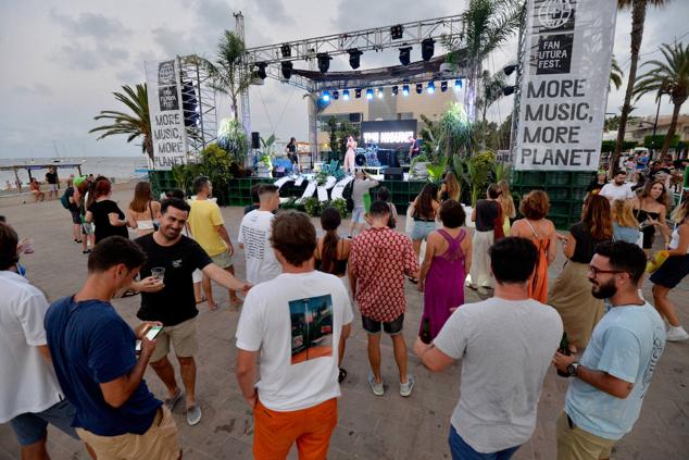 Fotos: Fan Futura Fest abre sus puertas