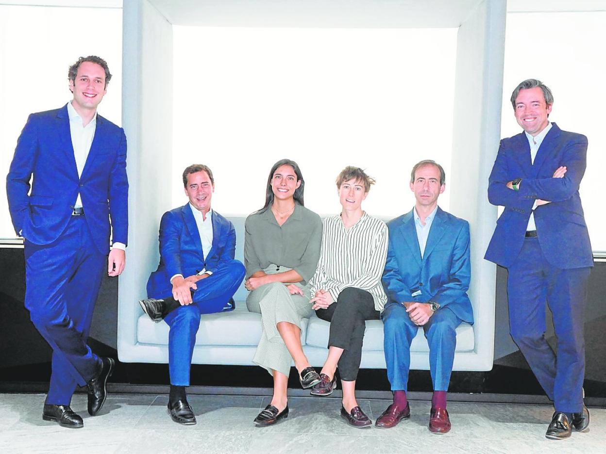 Equipo directivo. De izquierda a derecha, Felipe Yusta, José María Marco (socio fundador), Ángela de la Peña, Verónica Roca, Juan Marco y Carlos Gómez-Múgica (socio fundador). 