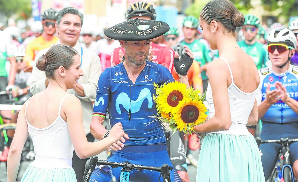 Ciclismo: Emotivo homenaje a Valverde en la Clásica de San Sebastián