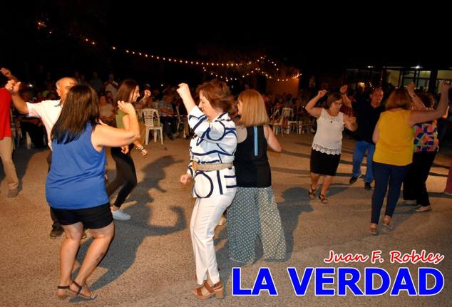 El pasado sábado, 30 de julio del 2022, en la explanada junto al Restaurante El Cortijo, en el Campo de San Juan, se celebró el XXX ENCUENTRO DE CUADRILLAS DE ANIMEROS EN EL NOROESTE MURCIANO. Las cuadrillas invitadas empezaron a llegar y a hacer música mientras se hacía la hora de degustar una merienda/cena que se les ofreció a las mismas. A continuación tuvo lugar el homenaje a Salvador Ondoño López, fallecido hace solo unos días.