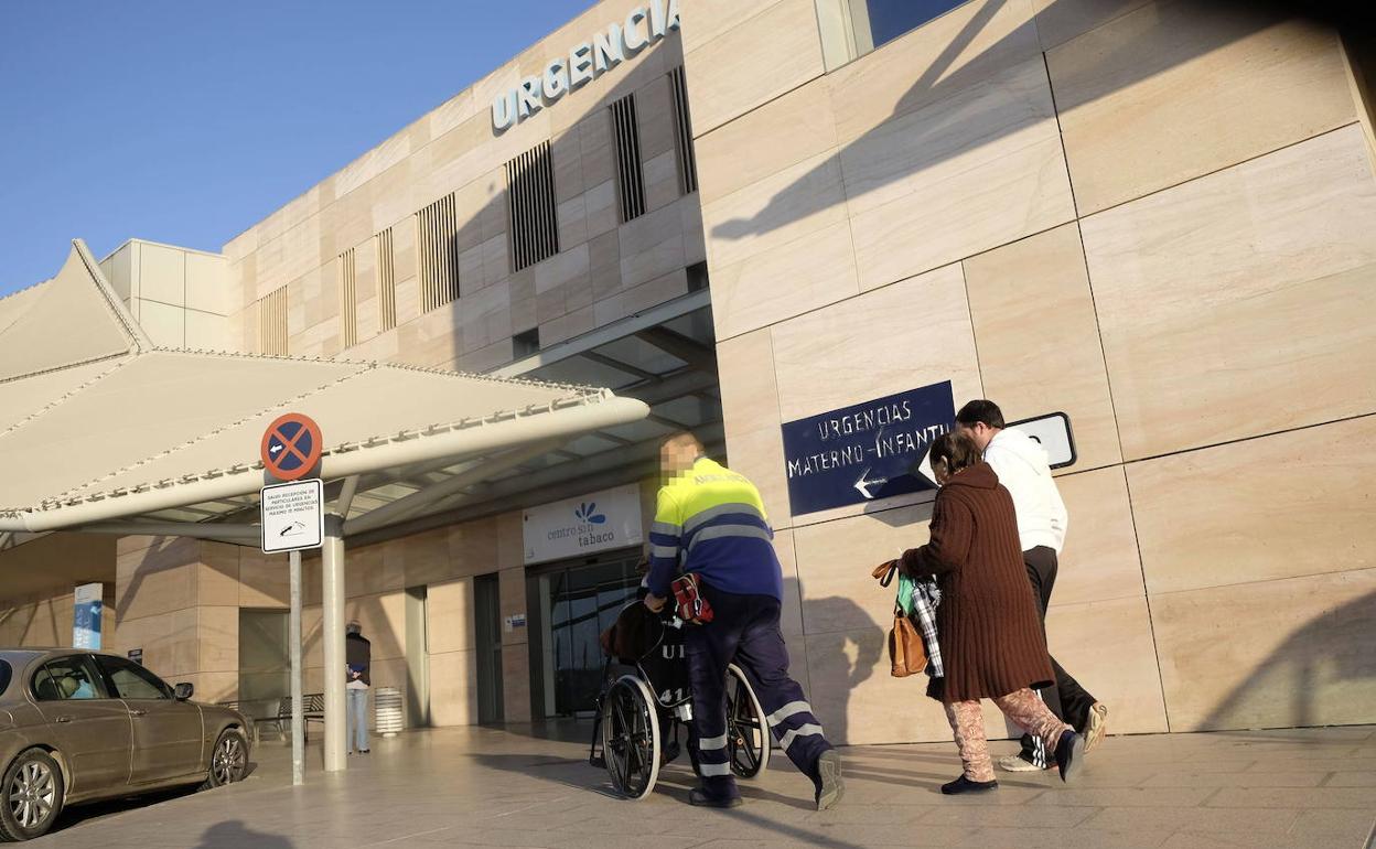 Puerta de Urgencias del hospital Santa Lucía de Cartagena