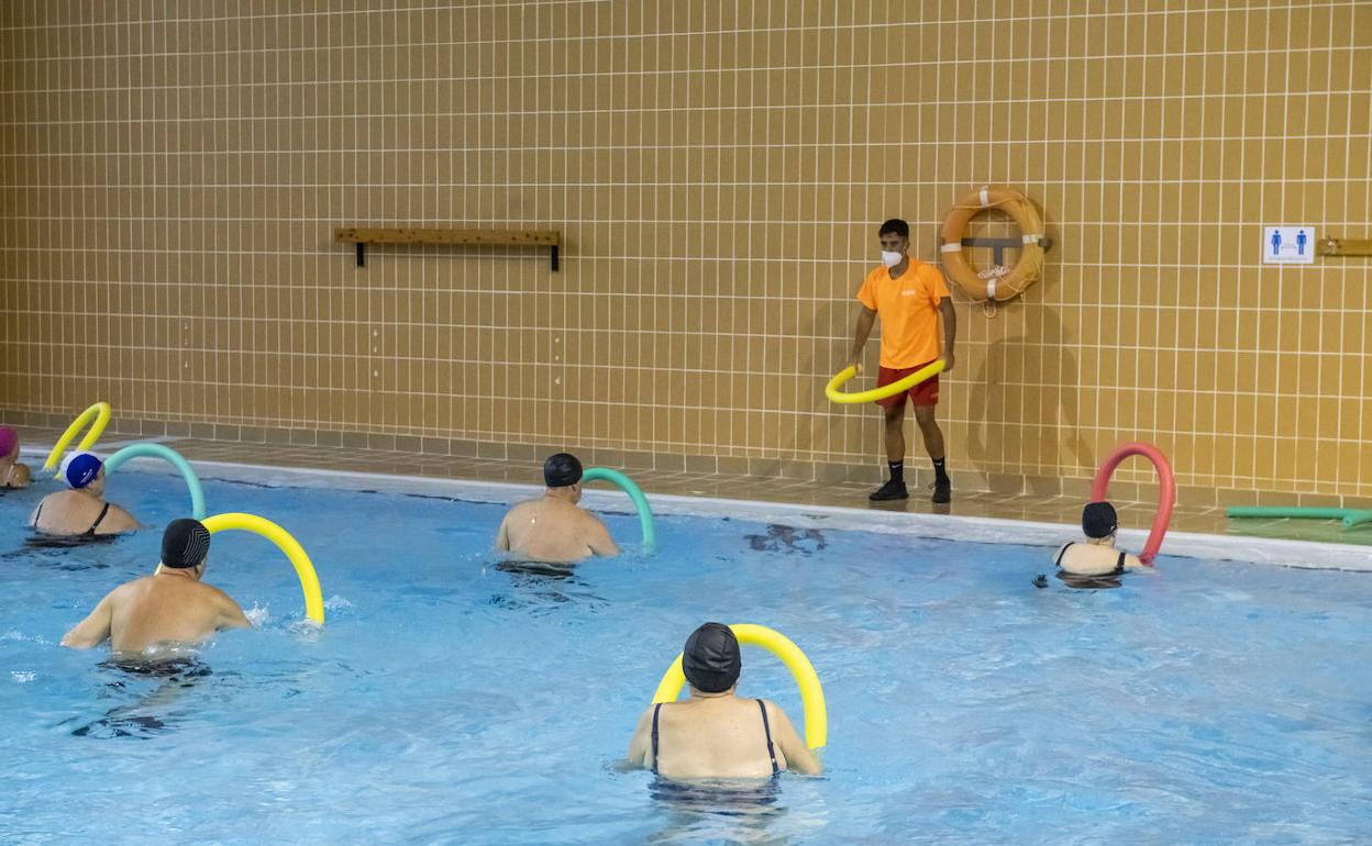 Clase de gimnasia acuática, en una imagen de archivo. 