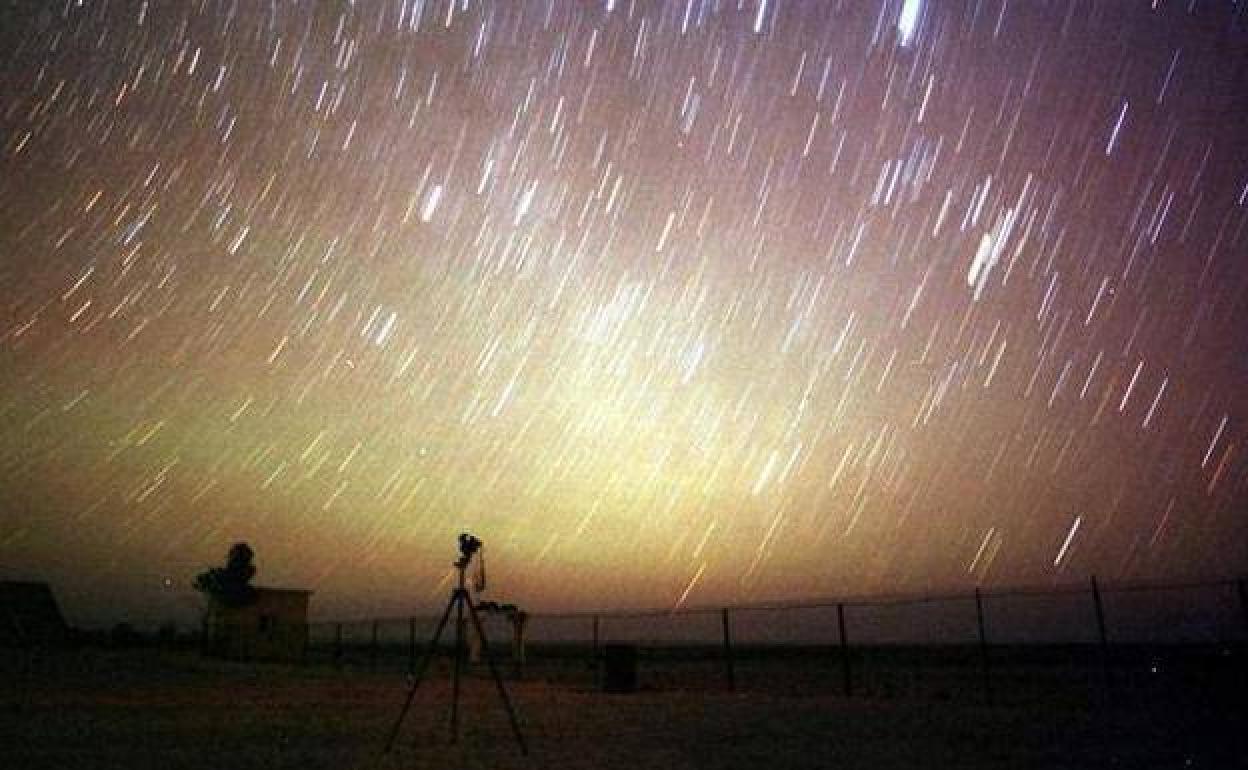 Fotografía de archivo tomada durante una noche de Perseidas.