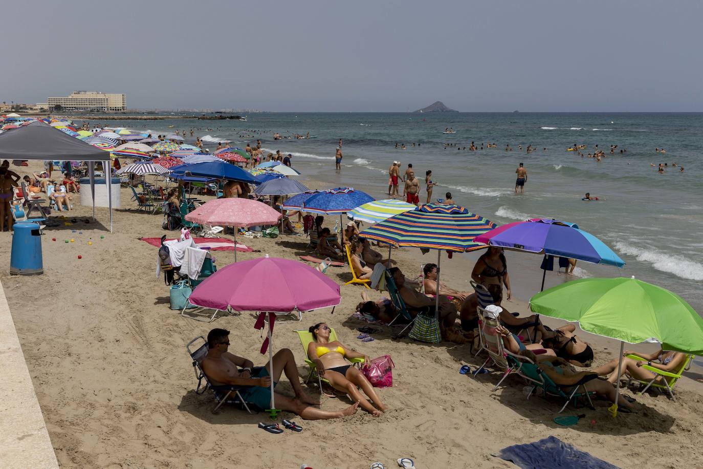 Fotos: Las playas de La Manga se llenan de turistas