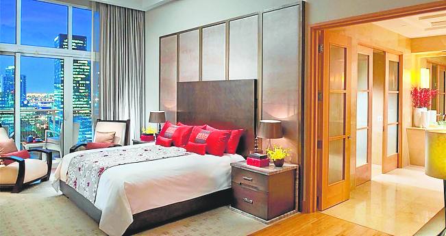 Hotel Mandarin Oriental (Muy bueno). América-EE UU-Miami. Espectaculares vistas de la ciudad y del océano. Dispone de espaciosas habitaciones y suites. Uno de los mejores hoteles de la ciudad. 