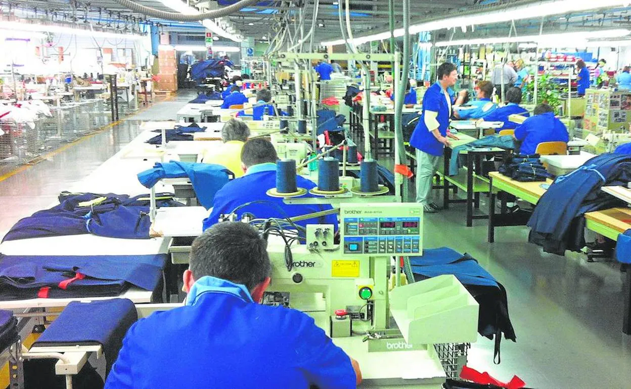 La moda de la Región de Murcia lidera el crecimiento industrial al duplicar  sus exportaciones | La Verdad