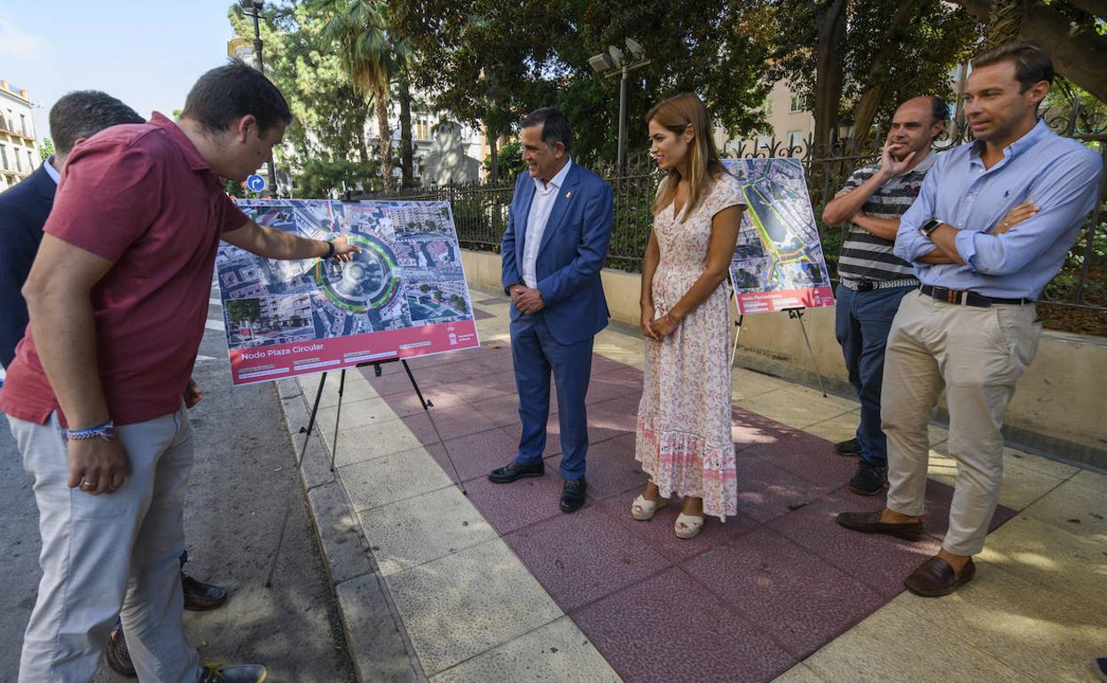 Presentación de los dos nodos intermodales de Murcia, este lunes. 
