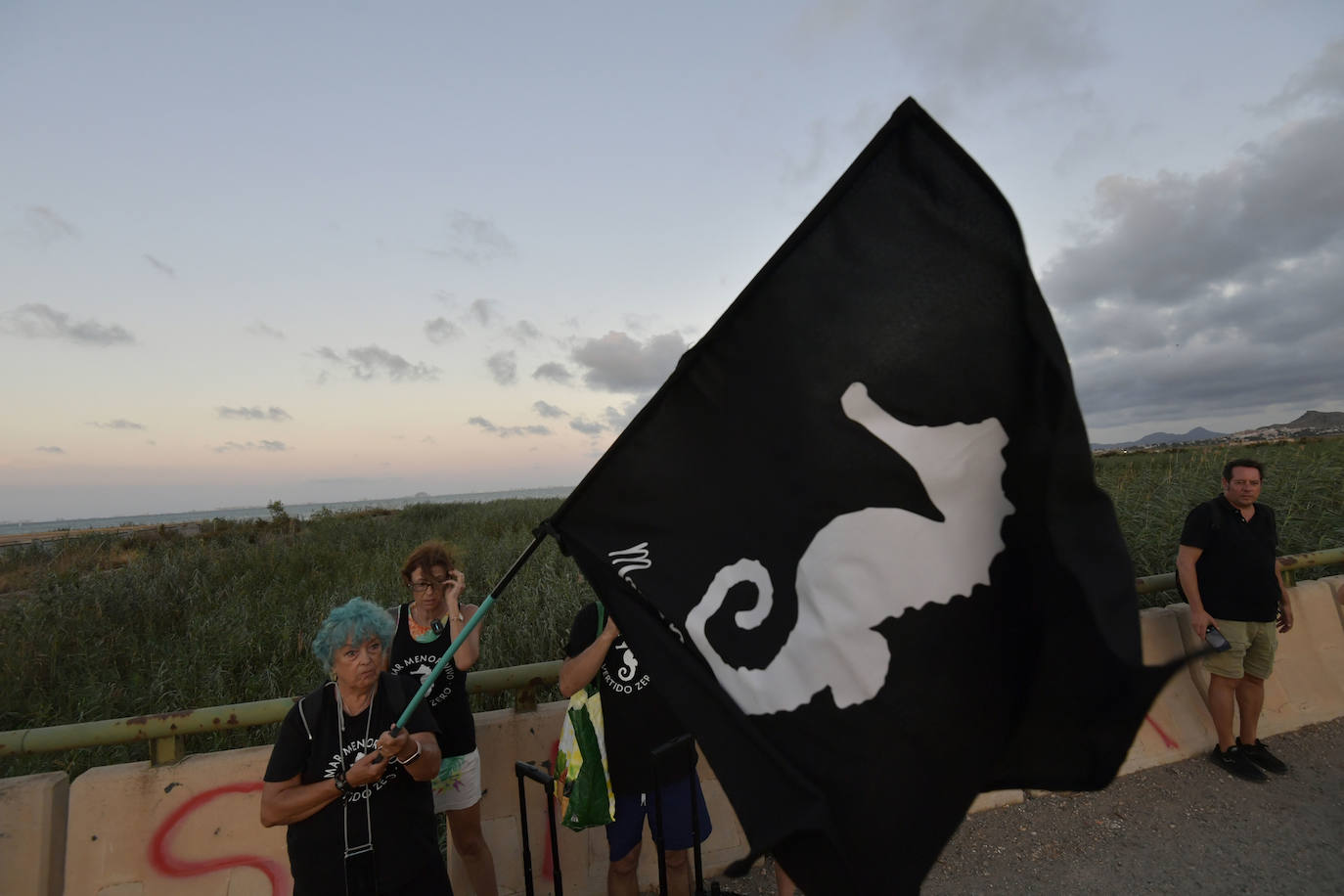 Fotos: La manifestación en la rambla del Albujón por el fin de los vertidos al Mar Menor, en imágenes