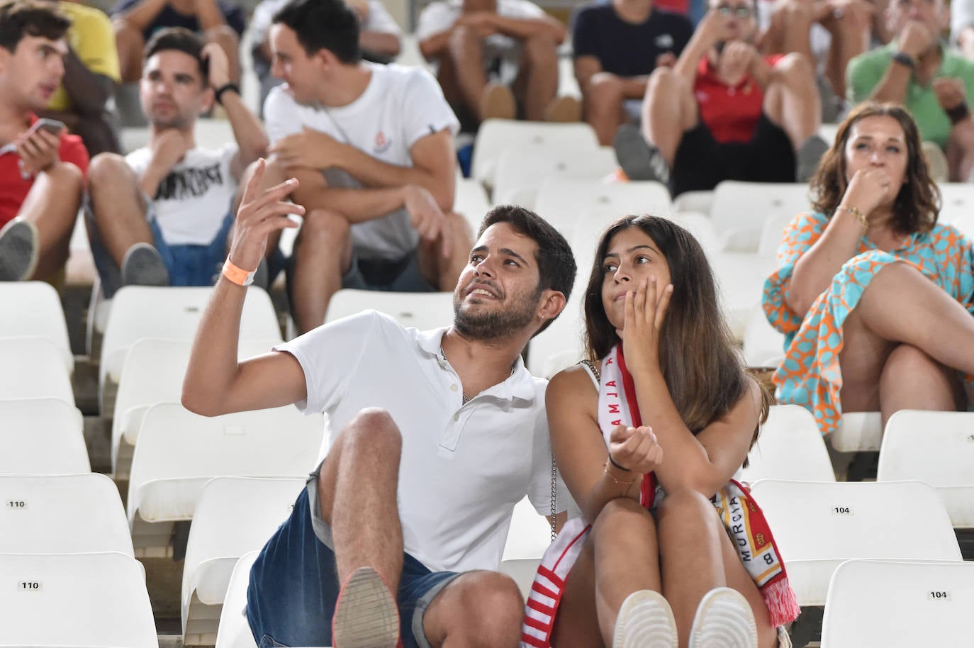 Fotos: Búscate en las gradas del Enrique Roca en el debut del Real Murcia en Primera Federación