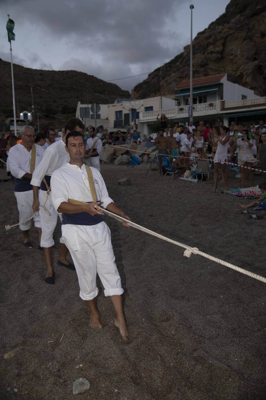 Fotos: El Portús retoma la escenificación de su vínculo con la actividad de la pesca