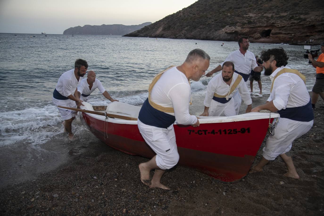 Fotos: El Portús retoma la escenificación de su vínculo con la actividad de la pesca