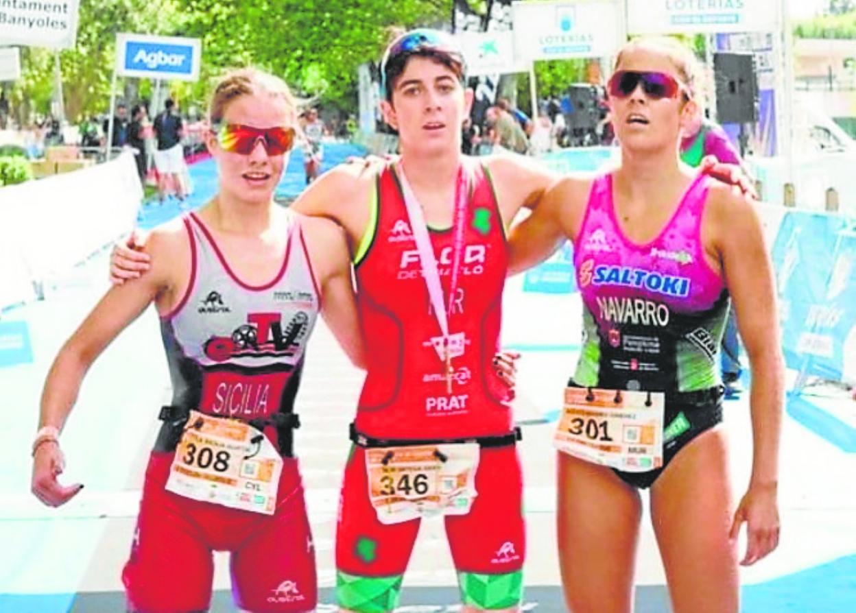 Nieves Navarro, a la derecha. 