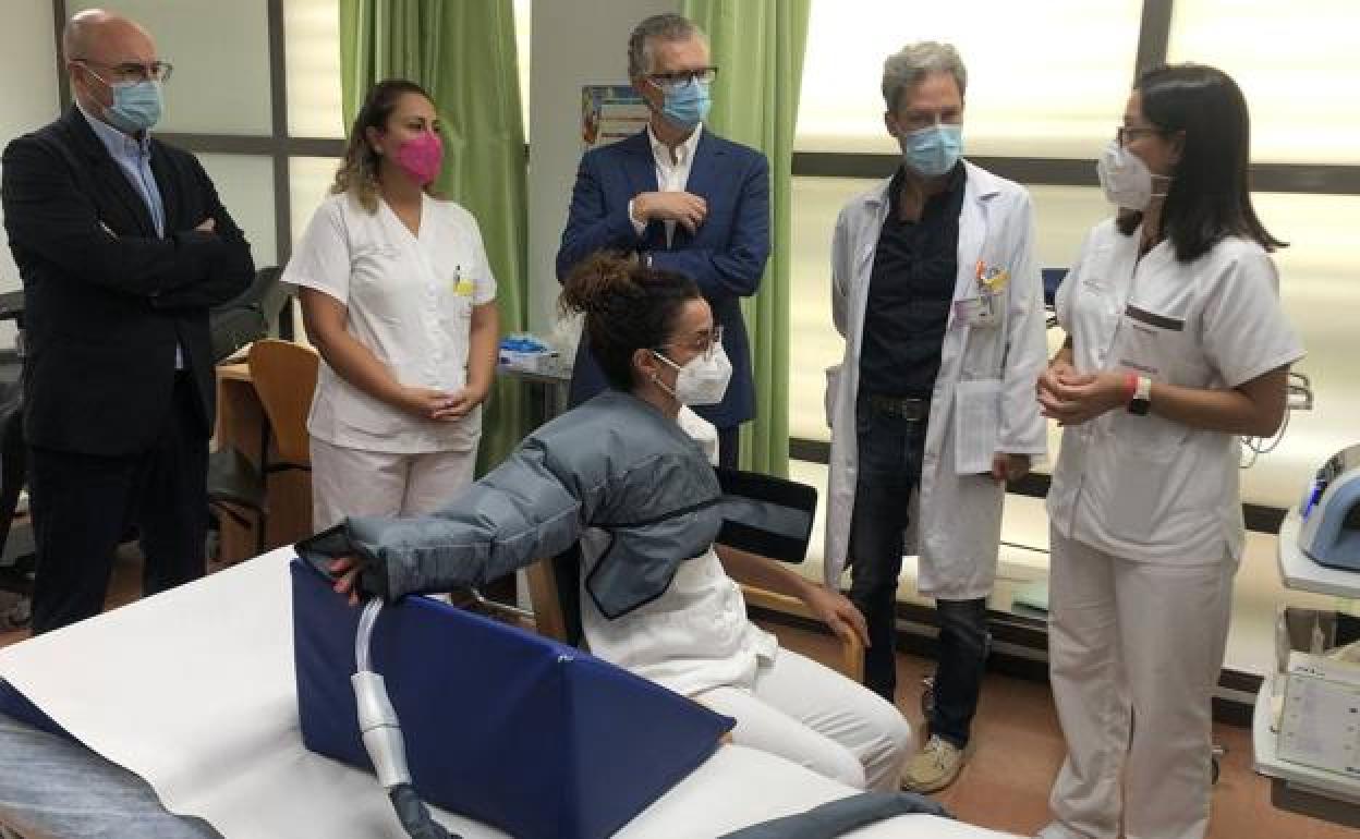 El consejero de Salud, Juan José Pedreño, visitó el hospital de Cieza acompañado del gerente del Servicio Murciano de Salud, Francisco Ponce.