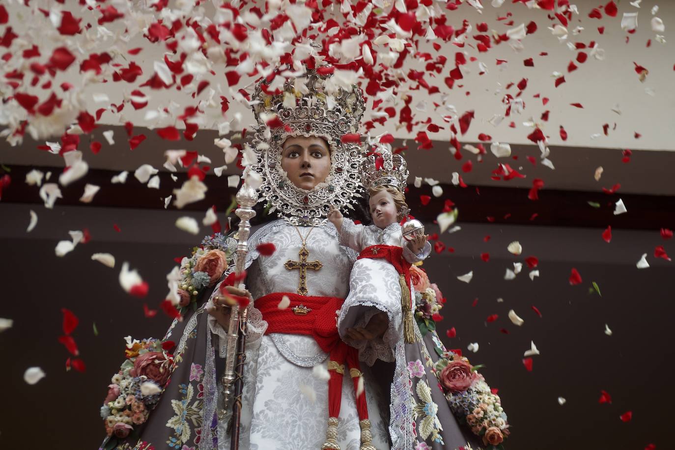 Fotos: La Virgen de la Fuensanta baja a Murcia dos años y medio después