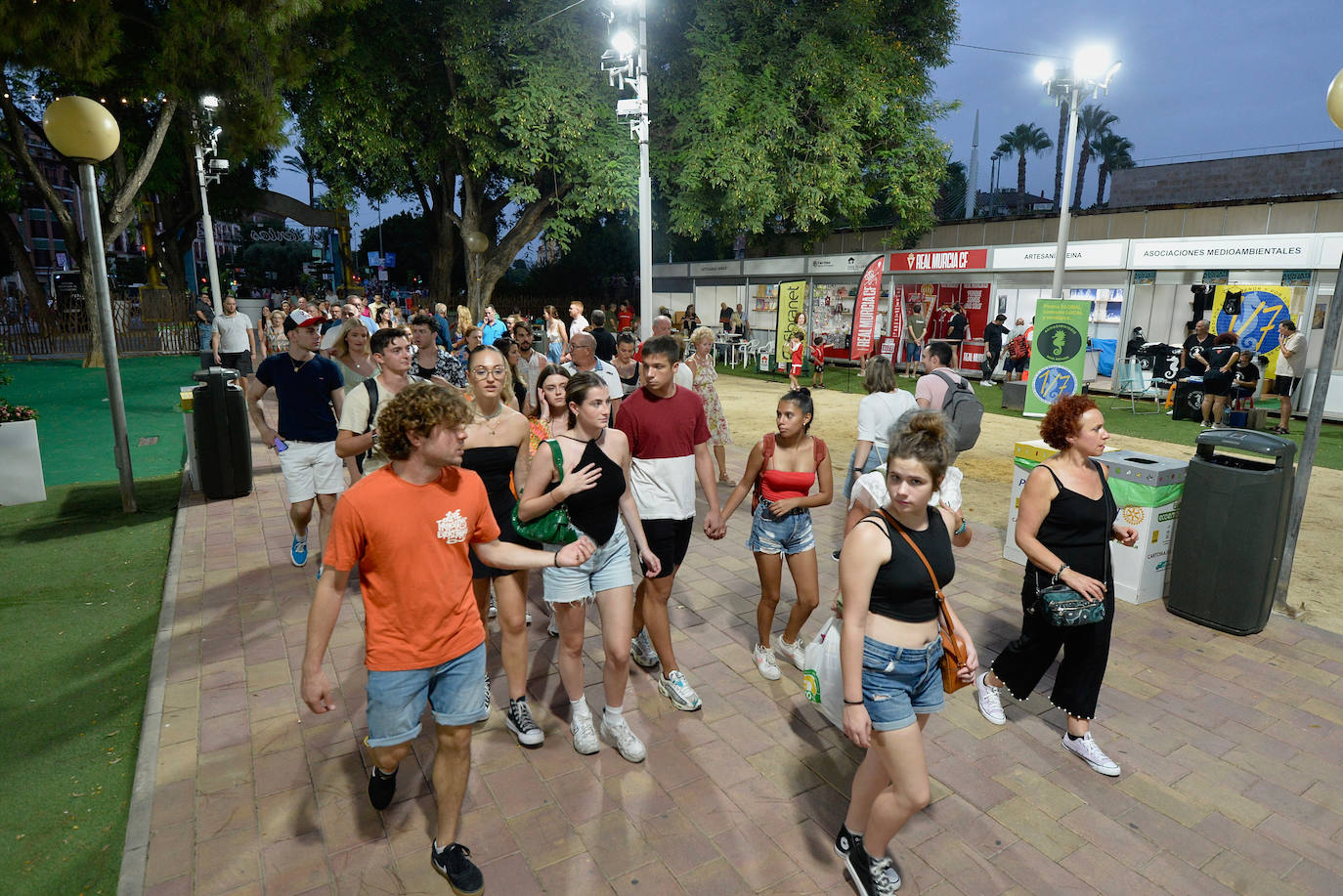 Fotos: Los murcianos abarrotan Los Huertos